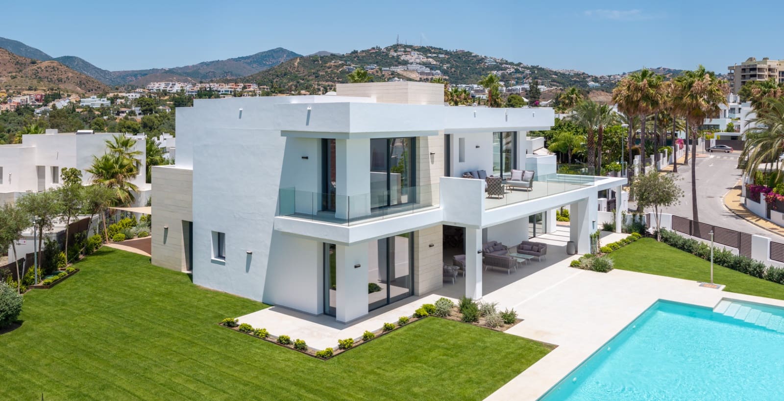 5 bedroom Villa for sale in Marbella with pool garage - € 5,200,000 (Ref: 10124286)