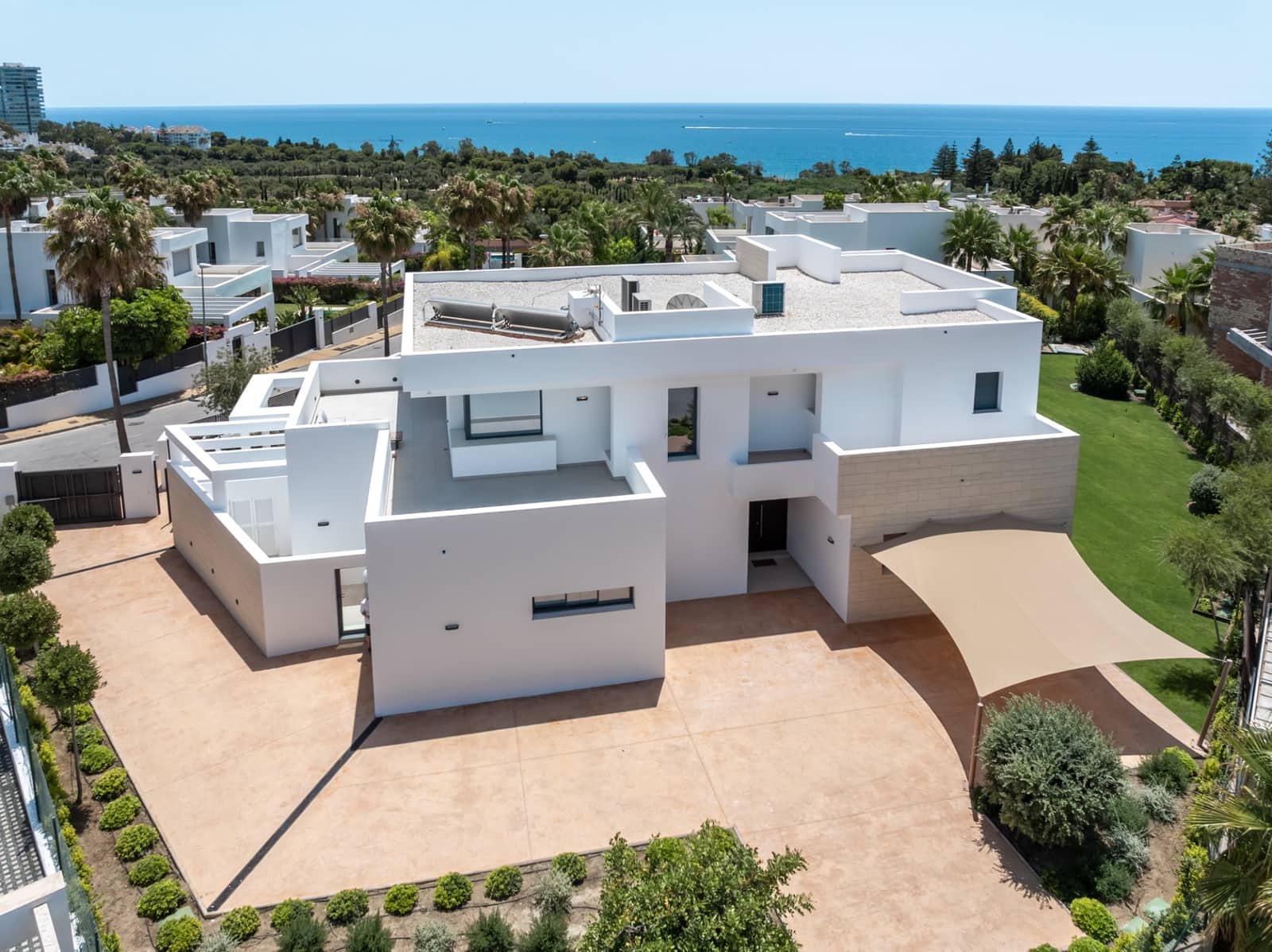 5 bedroom Villa for sale in Marbella with pool garage - € 5,200,000 (Ref: 10124286)