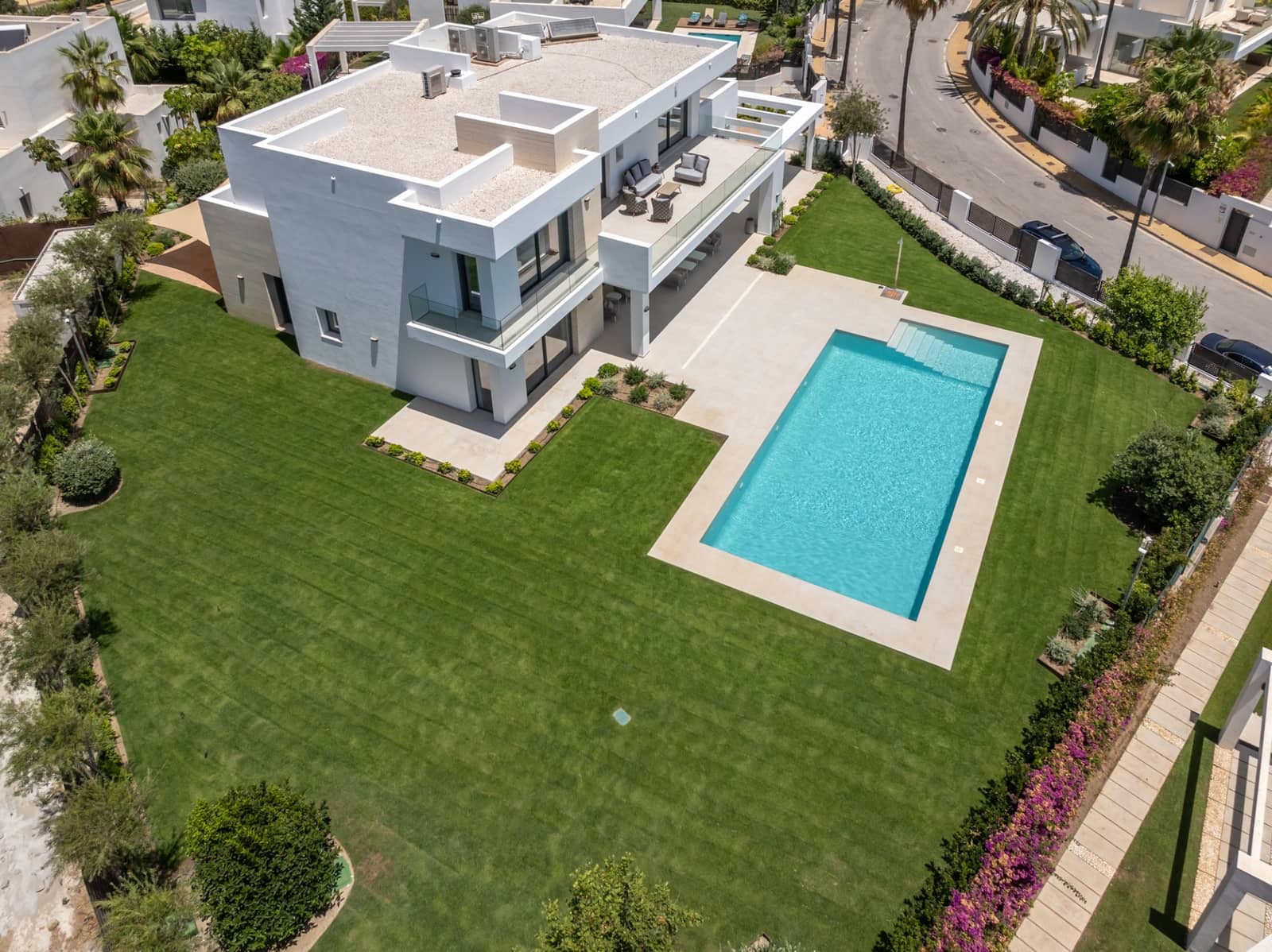 5 bedroom Villa for sale in Marbella with pool garage - € 5,200,000 (Ref: 10124286)