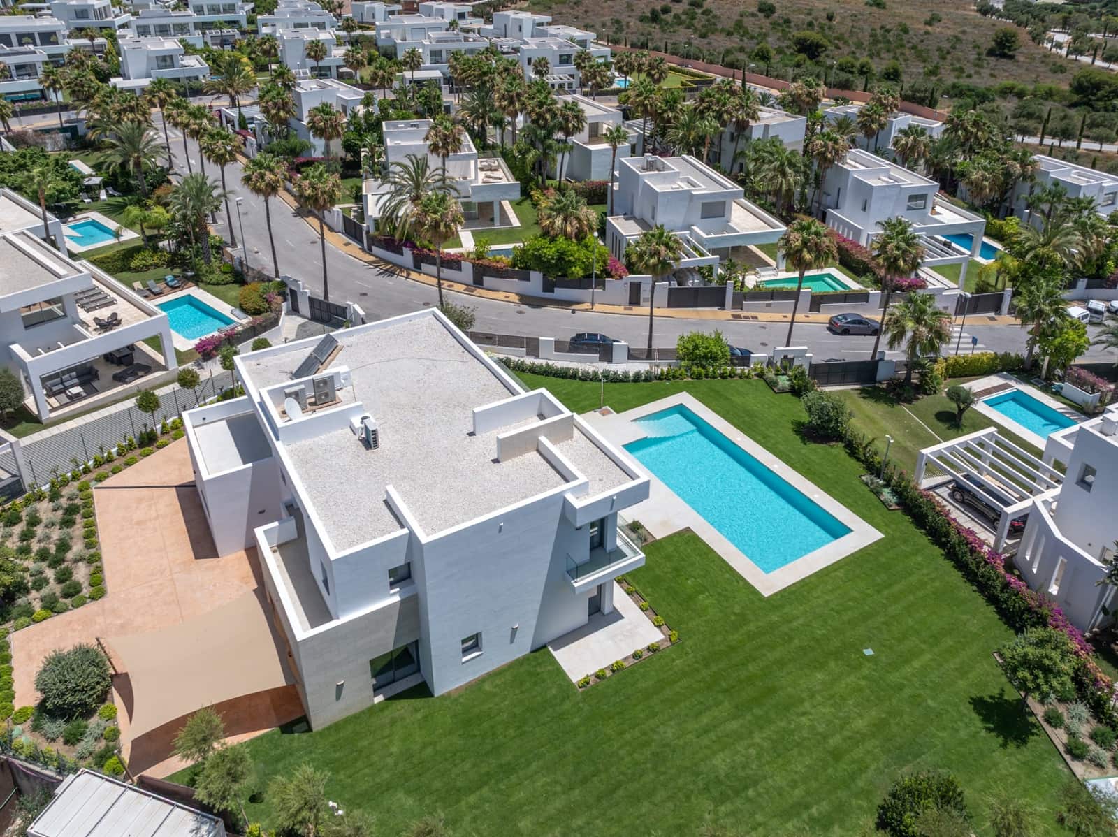5 bedroom Villa for sale in Marbella with pool garage - € 5,200,000 (Ref: 10124286)