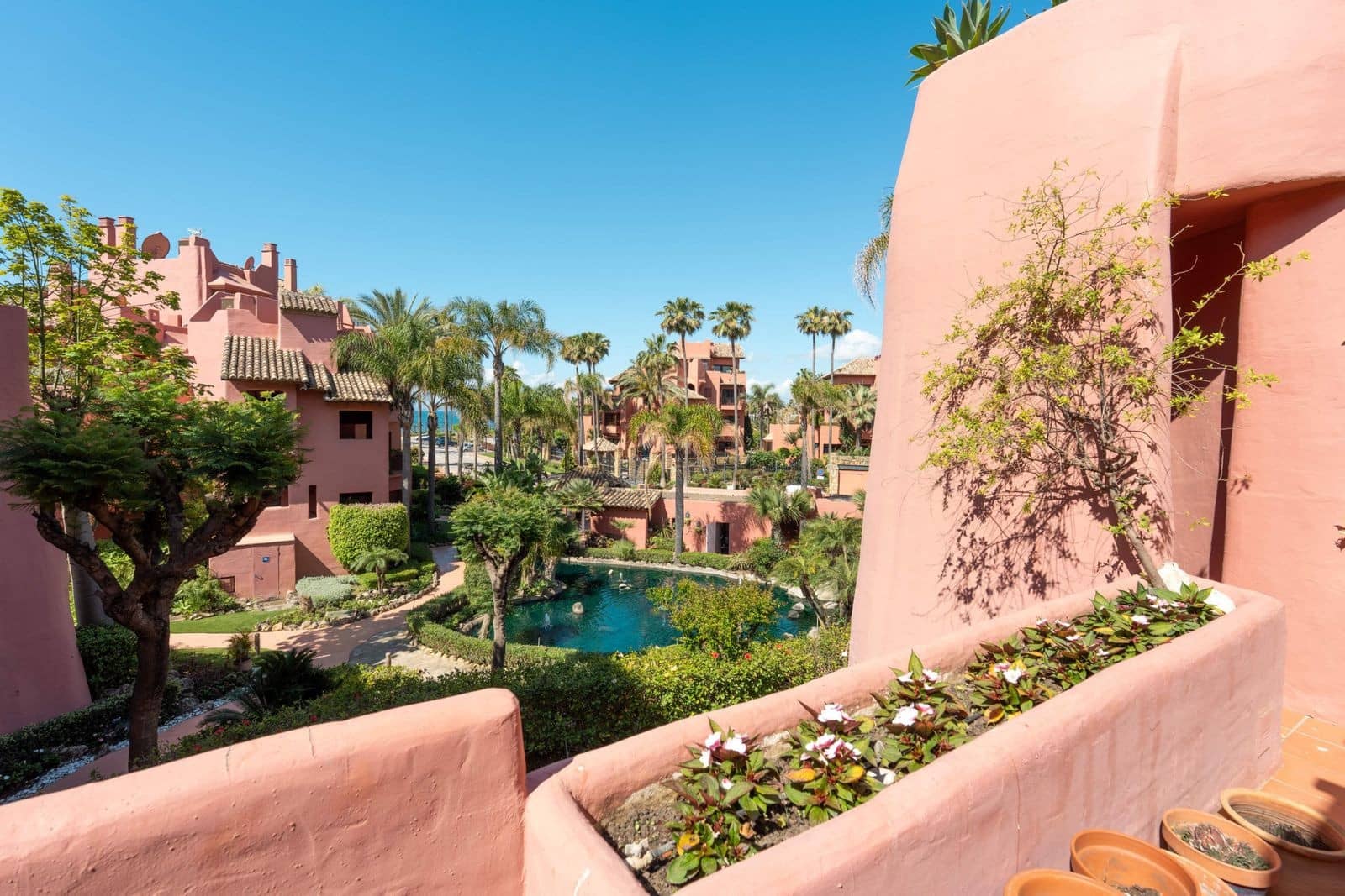 3 bedroom Penthouse for sale in Estepona with pool garage - € 1,499,000 (Ref: 10131428)