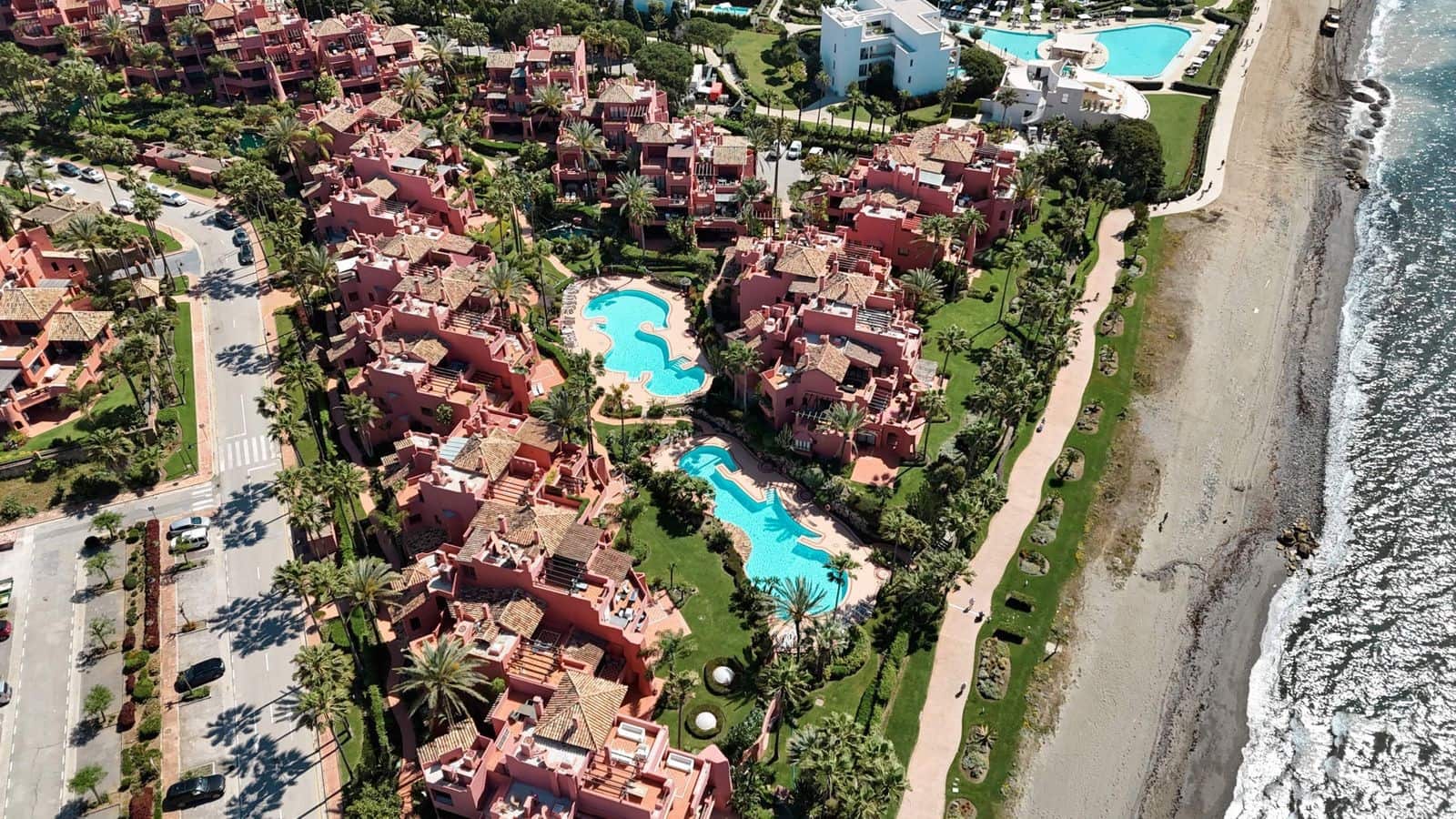 3 bedroom Penthouse for sale in Estepona with pool garage - € 1,499,000 (Ref: 10131428)