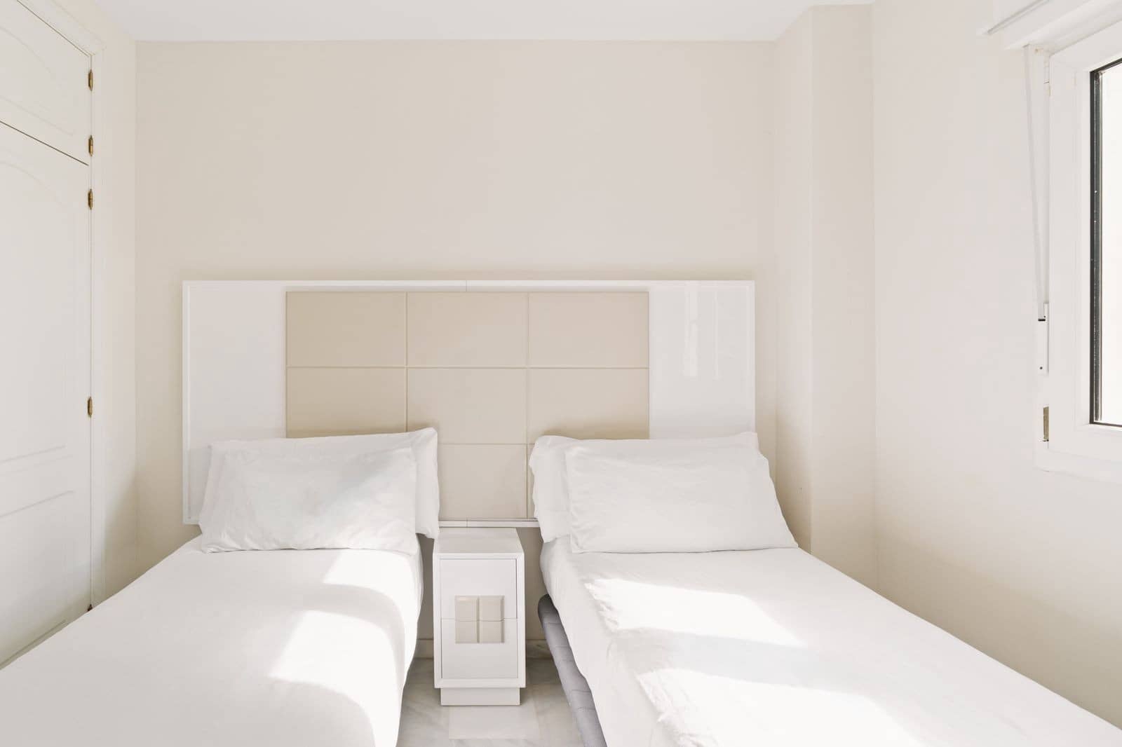 2 Zimmer Apartment zu verkaufen in Calahonda mit Pool Garage - 650.000 € (Ref: 10139441)