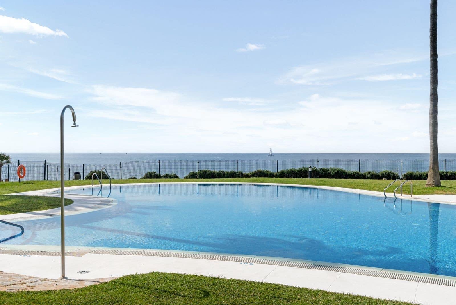 2 Zimmer Apartment zu verkaufen in Calahonda mit Pool Garage - 650.000 € (Ref: 10139441)