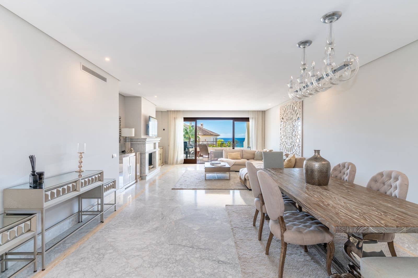 3 bedroom Apartment for sale in Marbella with pool garage - € 3,600,000 (Ref: 10139443)