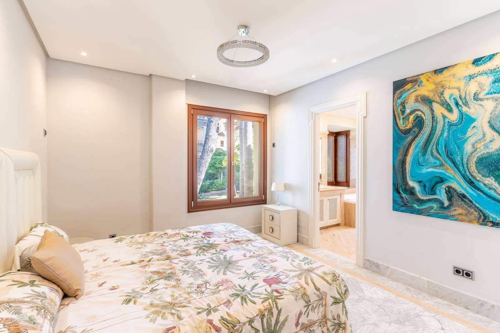3 bedroom Apartment for sale in Marbella with pool garage - € 3,600,000 (Ref: 10139443)