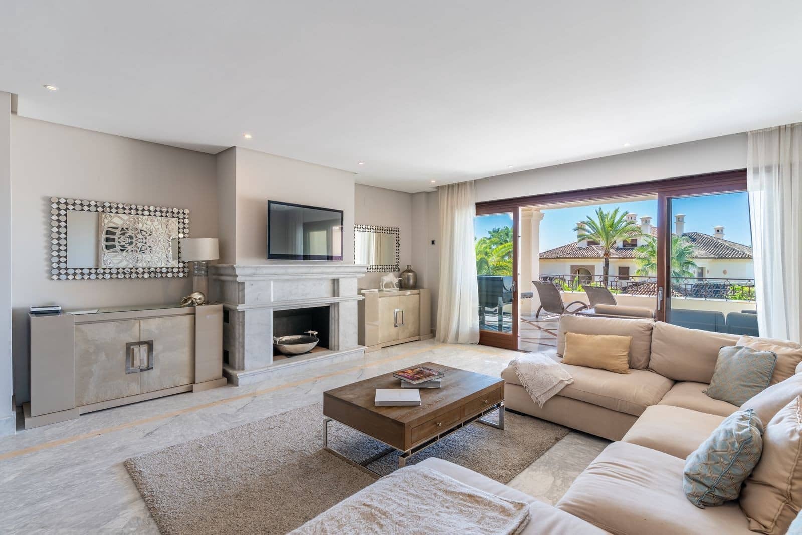 3 bedroom Apartment for sale in Marbella with pool garage - € 3,600,000 (Ref: 10139443)