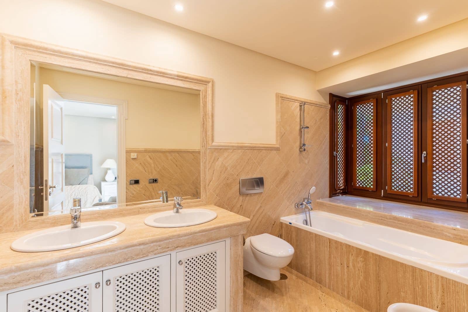 3 bedroom Apartment for sale in Marbella with pool garage - € 3,600,000 (Ref: 10139443)