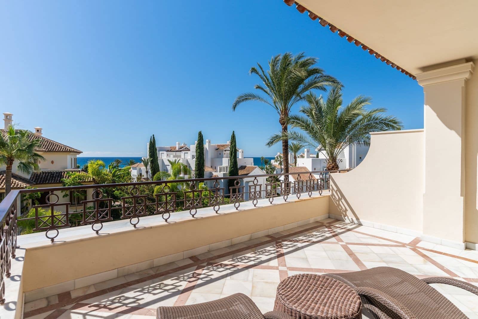 3 bedroom Apartment for sale in Marbella with pool garage - € 3,600,000 (Ref: 10139443)