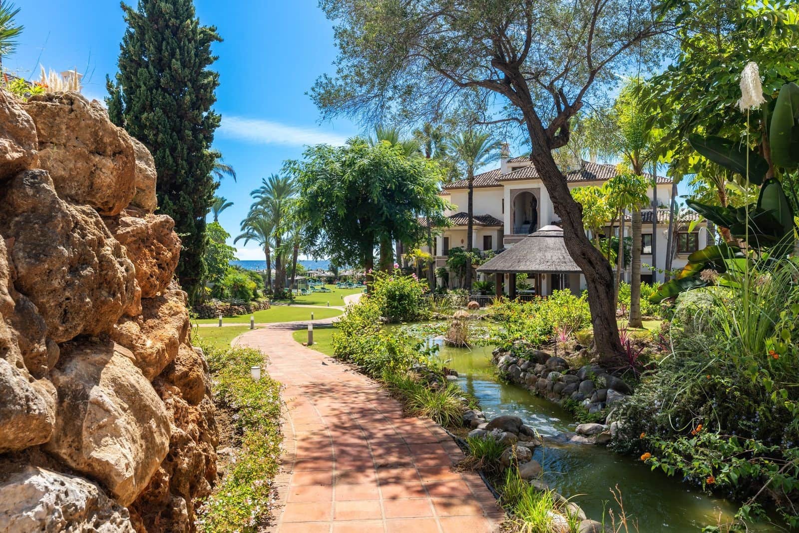 3 bedroom Apartment for sale in Marbella with pool garage - € 3,600,000 (Ref: 10139443)