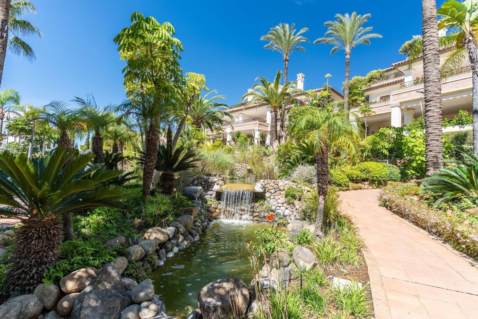 3 bedroom Apartment for sale in Marbella with pool garage - € 3,600,000 (Ref: 10139443)