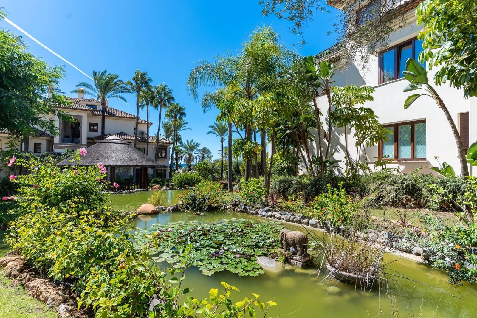 3 bedroom Apartment for sale in Marbella with pool garage - € 3,600,000 (Ref: 10139443)