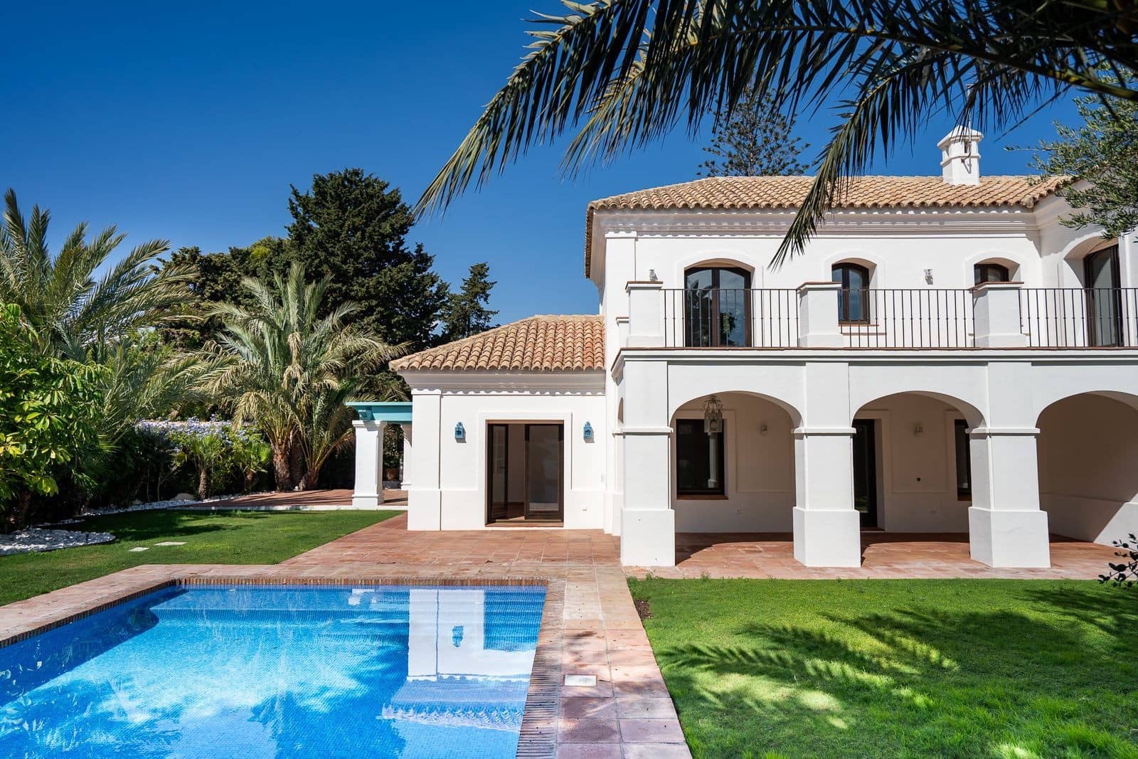 6 soveværelse Villa til salg i Guadalmina med swimmingpool garage - € 3.450.000 (Ref: 10139444)