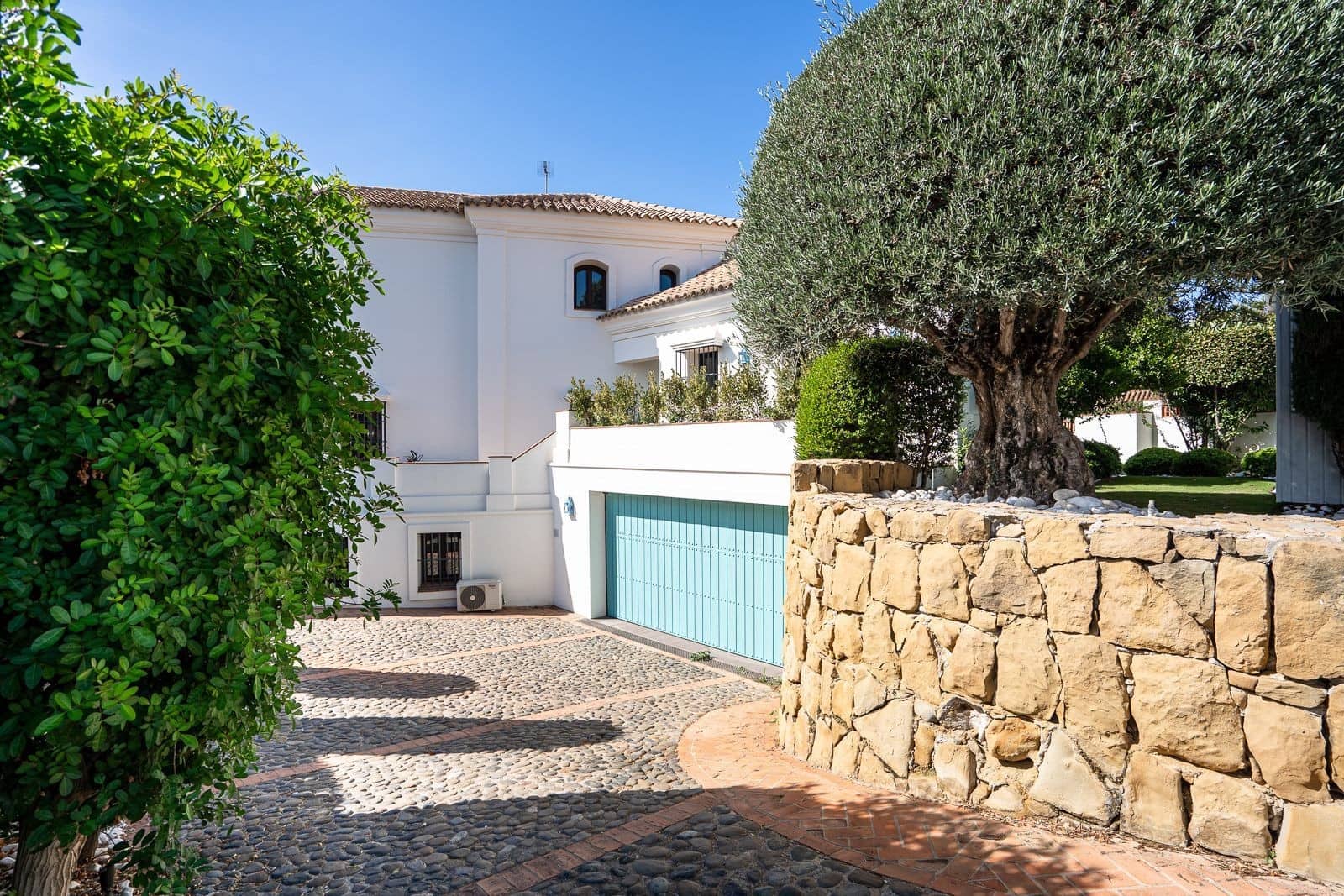 6 soveværelse Villa til salg i Guadalmina med swimmingpool garage - € 3.450.000 (Ref: 10139444)