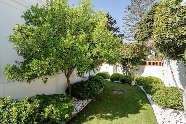 6 sovrum Villa till salu i Guadalmina Baja, Marbella med pool garage - 3 450 000 € (Ref: 10139444)