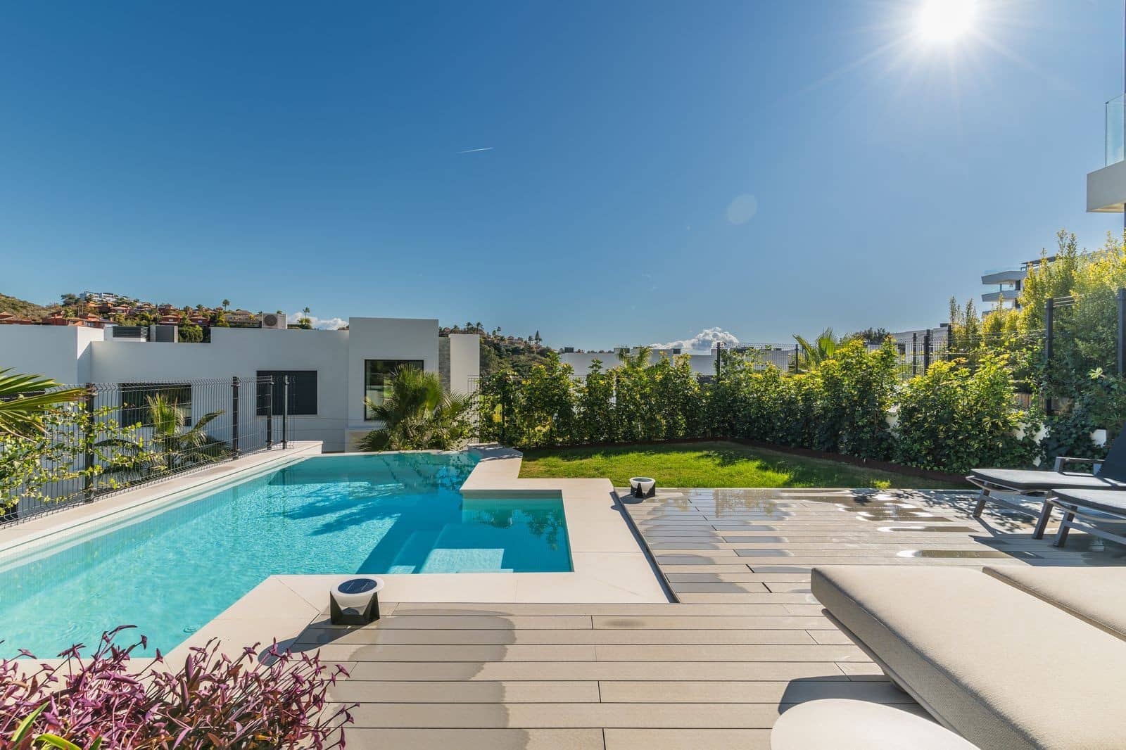 Pareado de 4 habitaciones en Marbella en venta con piscina garaje - 2.550.000 € (Ref: 10139445)