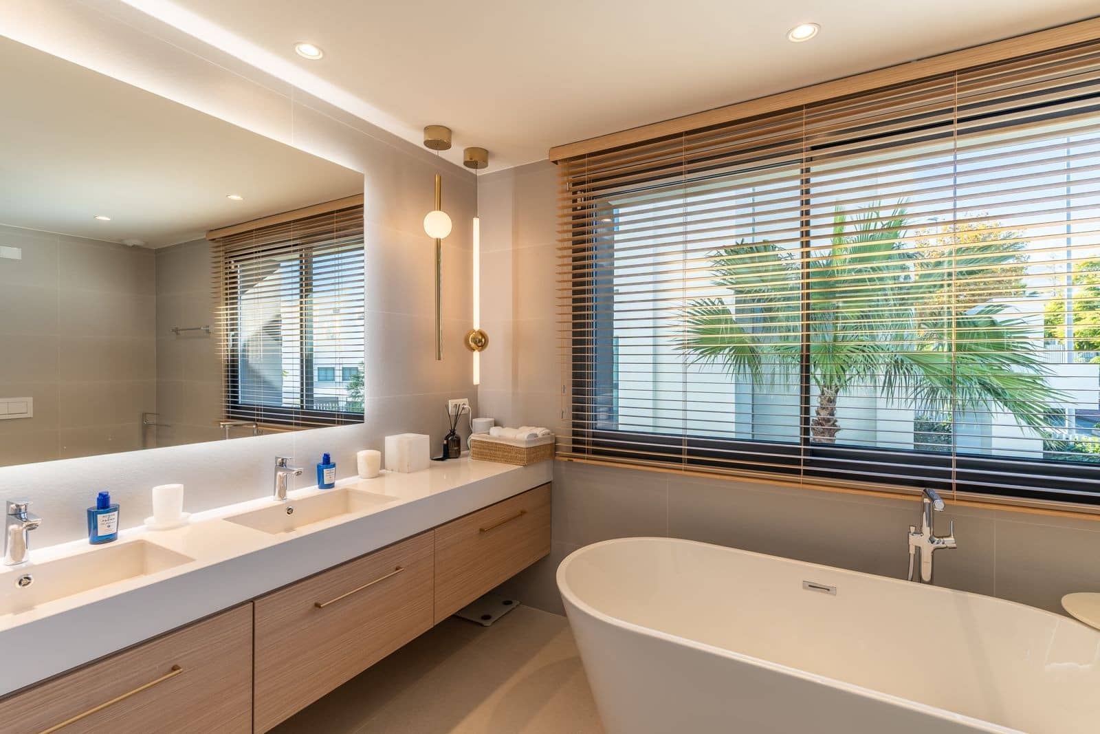 Pareado de 4 habitaciones en Marbella en venta con piscina garaje - 2.550.000 € (Ref: 10139445)