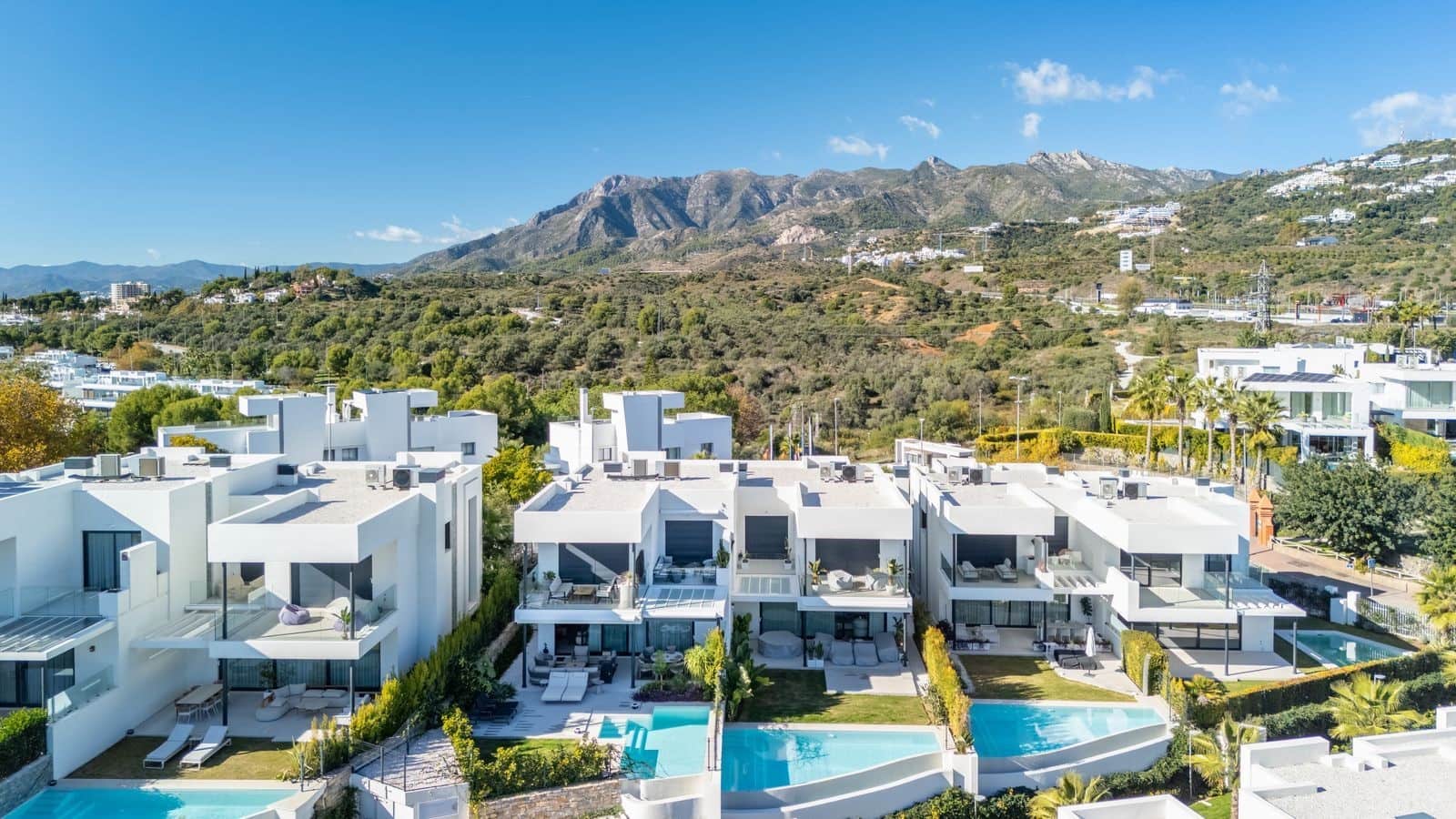 Pareado de 4 habitaciones en Marbella en venta con piscina garaje - 2.550.000 € (Ref: 10139445)