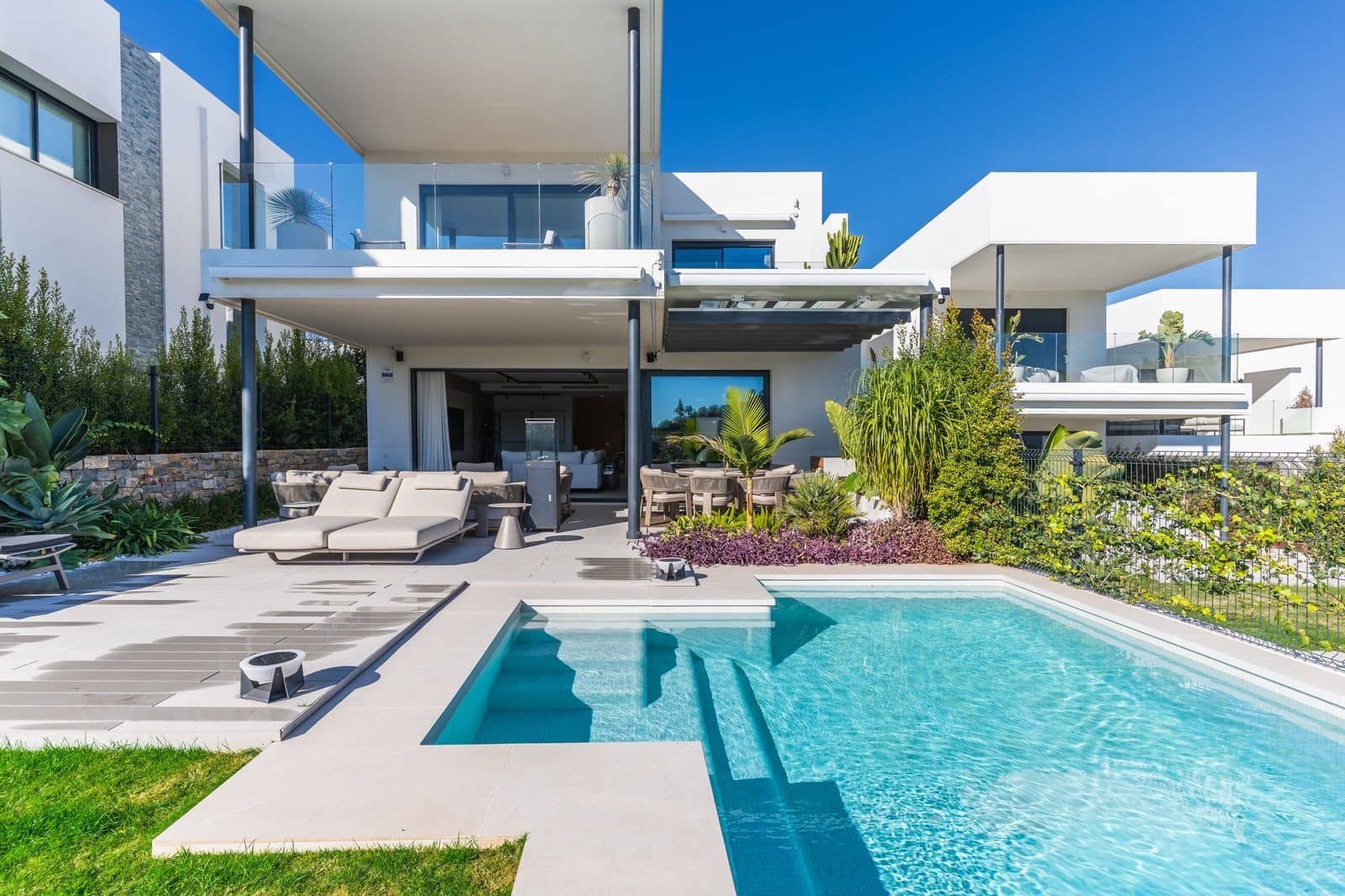 Pareado de 4 habitaciones en Marbella en venta con piscina garaje - 2.550.000 € (Ref: 10139445)