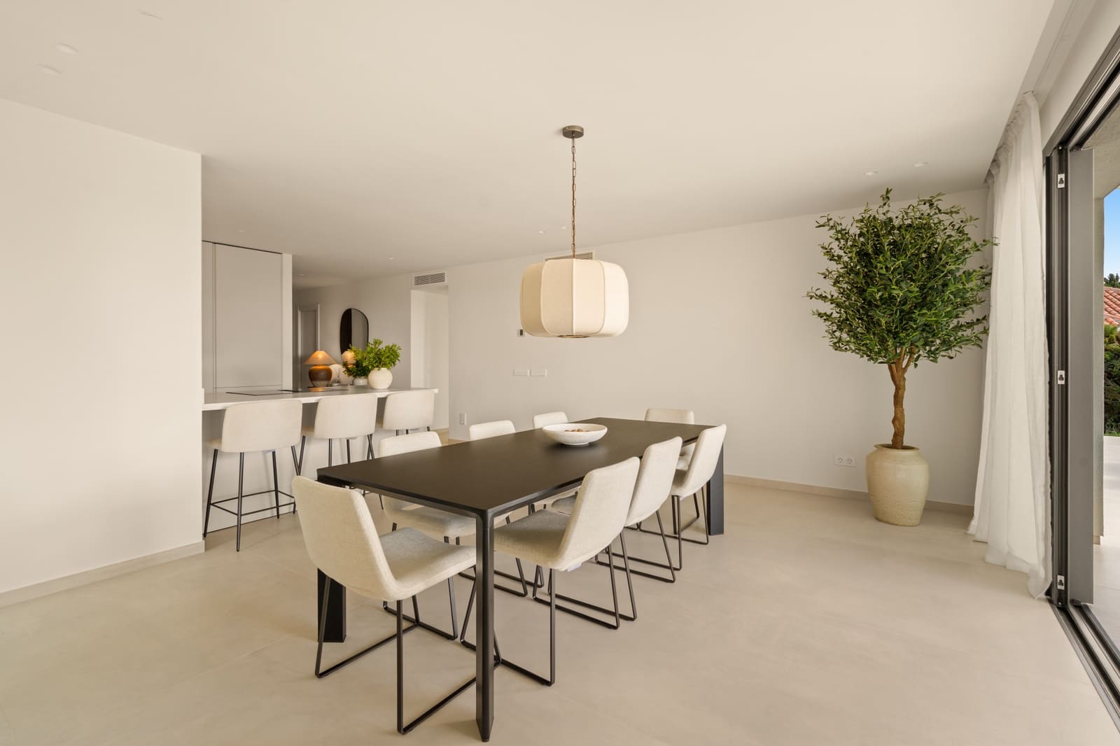 5 bedroom Villa for sale in Marbella with pool garage - € 2,750,000 (Ref: 10139449)