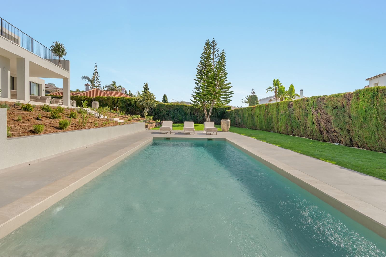5 bedroom Villa for sale in Marbella with pool garage - € 2,750,000 (Ref: 10139449)