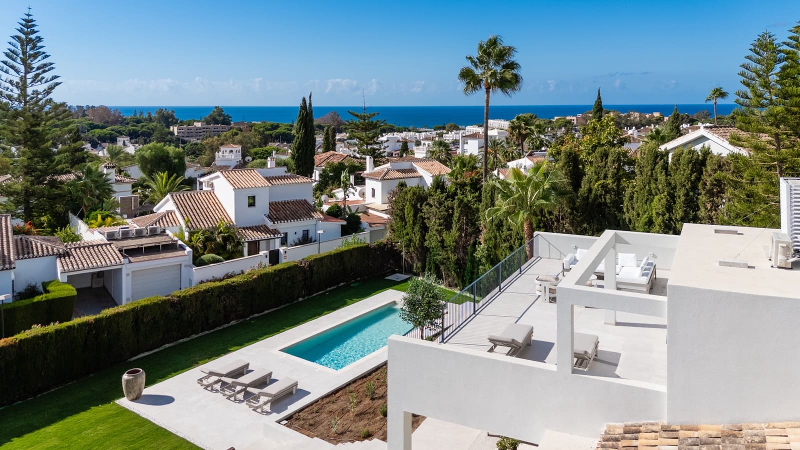 5 bedroom Villa for sale in Marbella with pool garage - € 2,750,000 (Ref: 10139449)