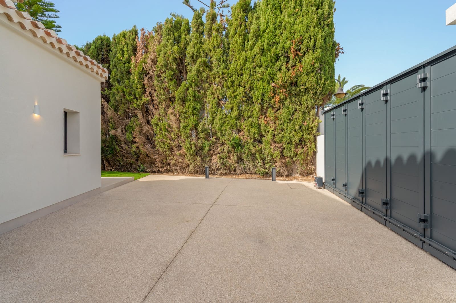 5 bedroom Villa for sale in Marbella with pool garage - € 2,750,000 (Ref: 10139449)