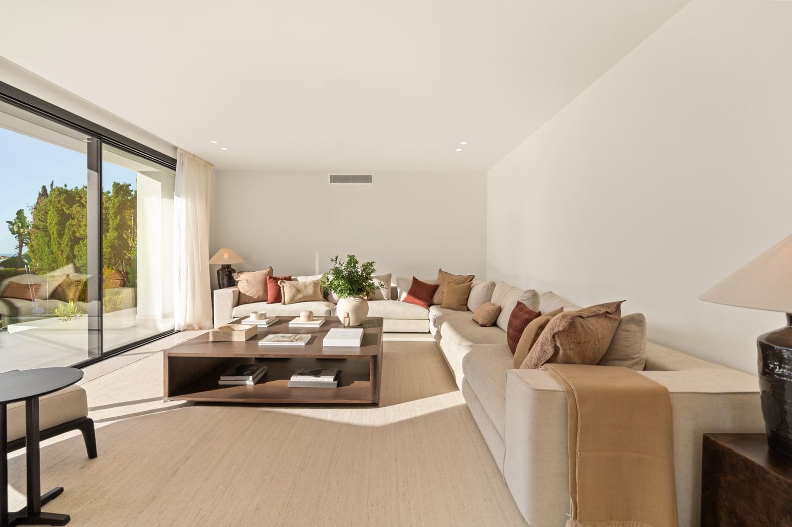 5 bedroom Villa for sale in Marbella with pool garage - € 2,750,000 (Ref: 10139449)