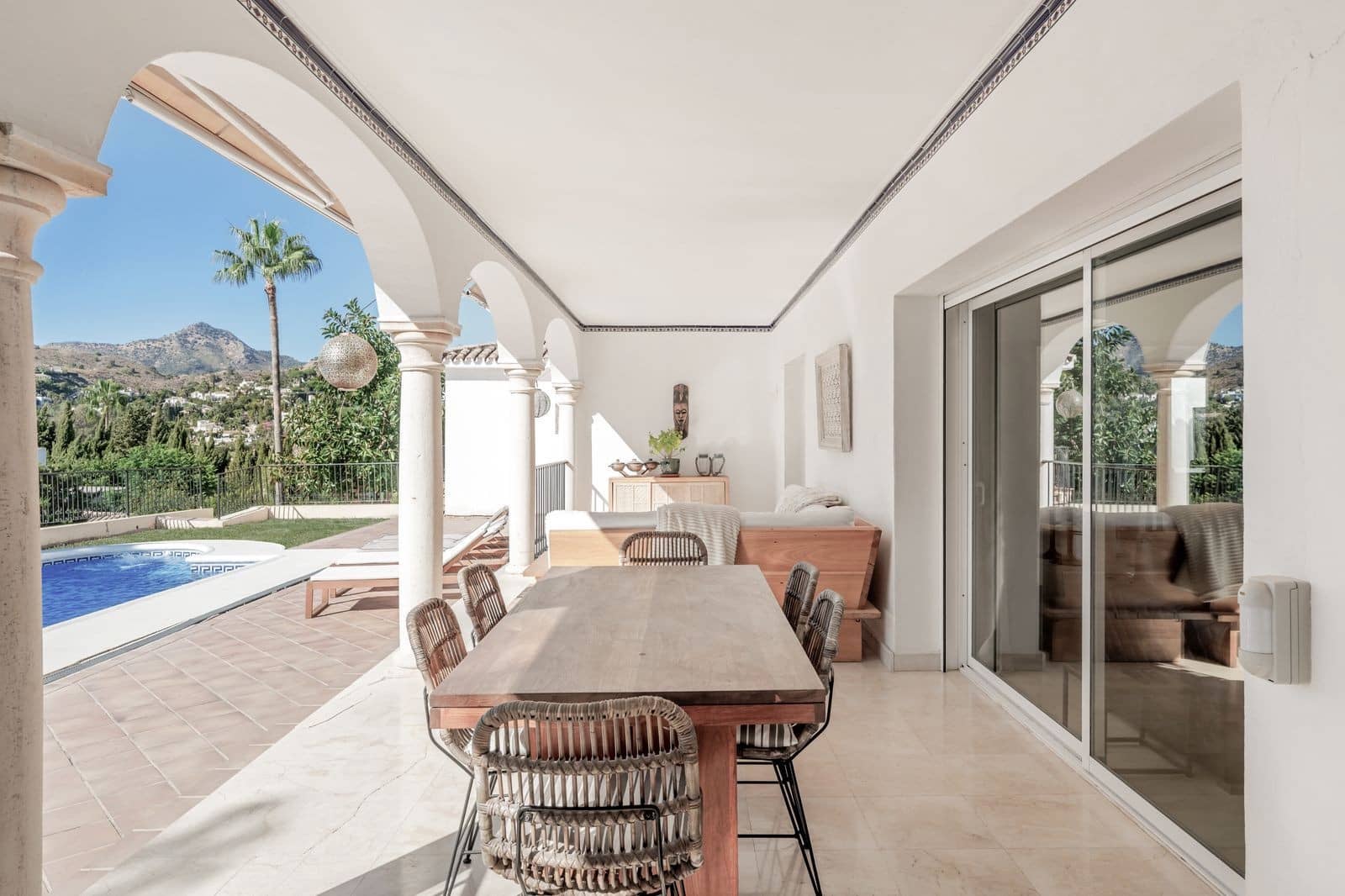 4 sypialnia Willa na sprzedaż w Marbella z basenem garażem - 1 695 000 € (Ref: 10146749)