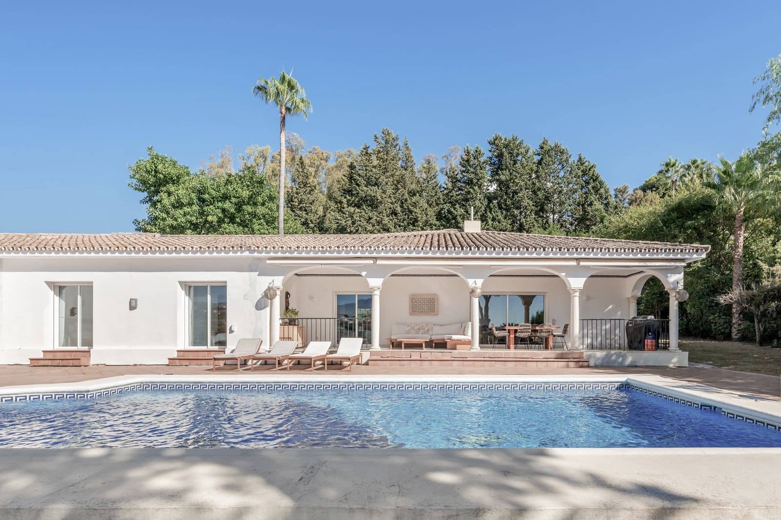 4 sypialnia Willa na sprzedaż w Marbella z basenem garażem - 1 695 000 € (Ref: 10146749)