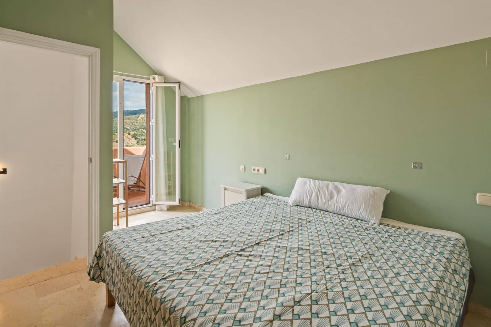2 quarto Penthouse para venda em Marbella com piscina garagem - 435 000 € (Ref: 10154930)