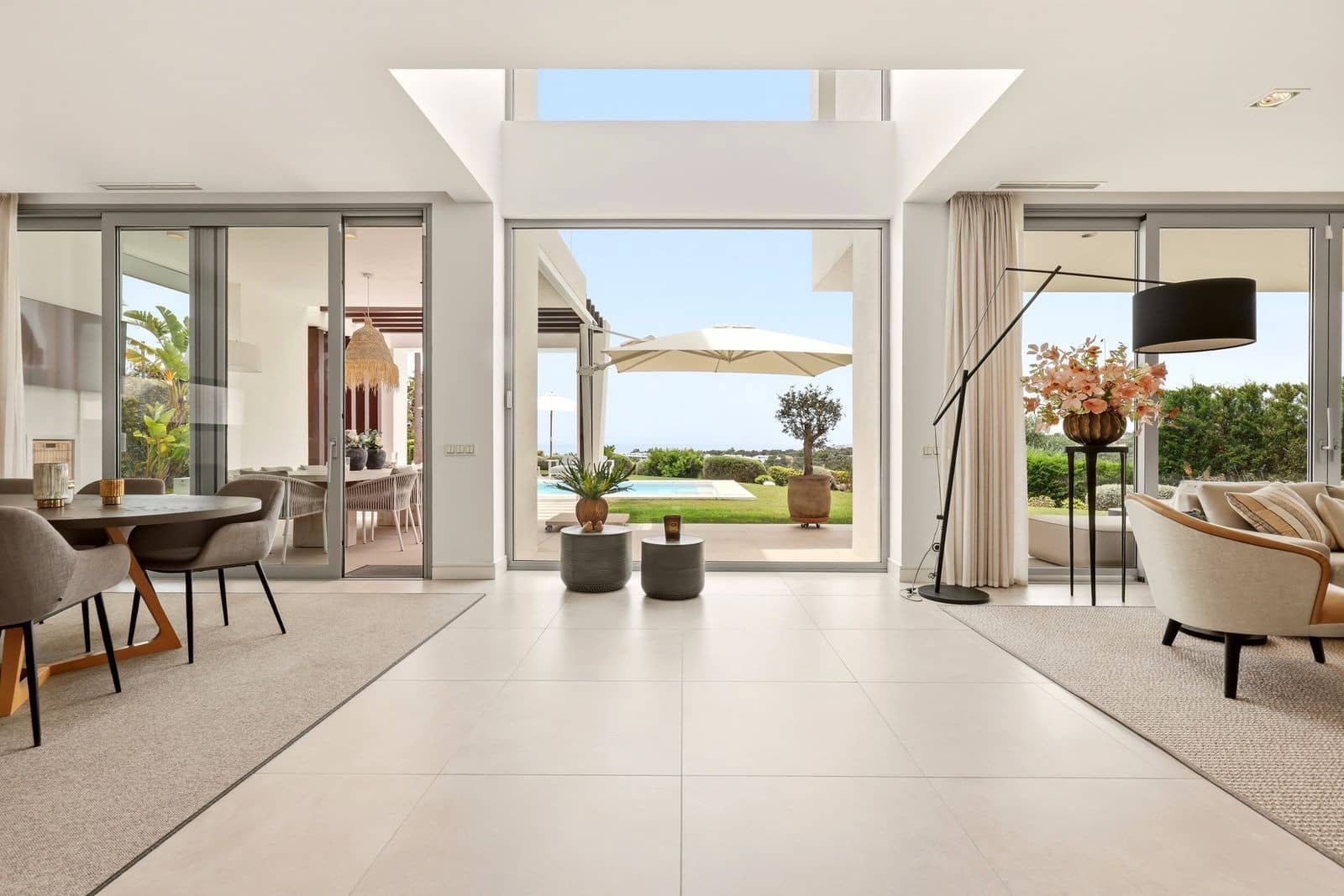 5 bedroom Villa for sale in Marbella with pool garage - € 4,750,000 (Ref: 10154932)