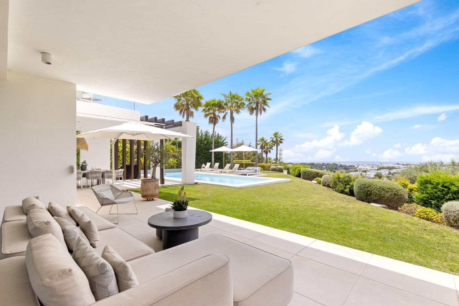 5 bedroom Villa for sale in Marbella with pool garage - € 4,750,000 (Ref: 10154932)