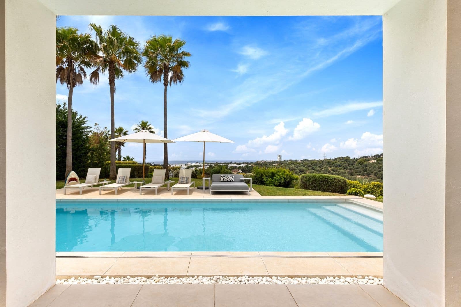 5 bedroom Villa for sale in Marbella with pool garage - € 4,750,000 (Ref: 10154932)