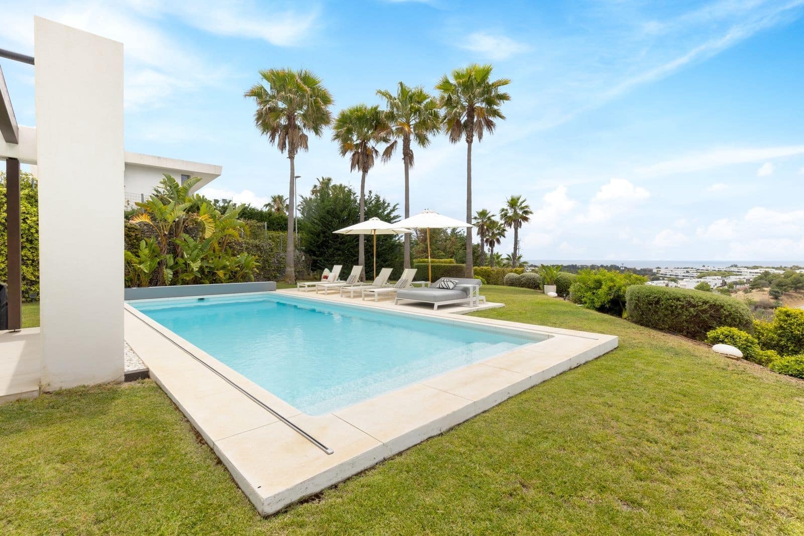 5 bedroom Villa for sale in Marbella with pool garage - € 4,750,000 (Ref: 10154932)