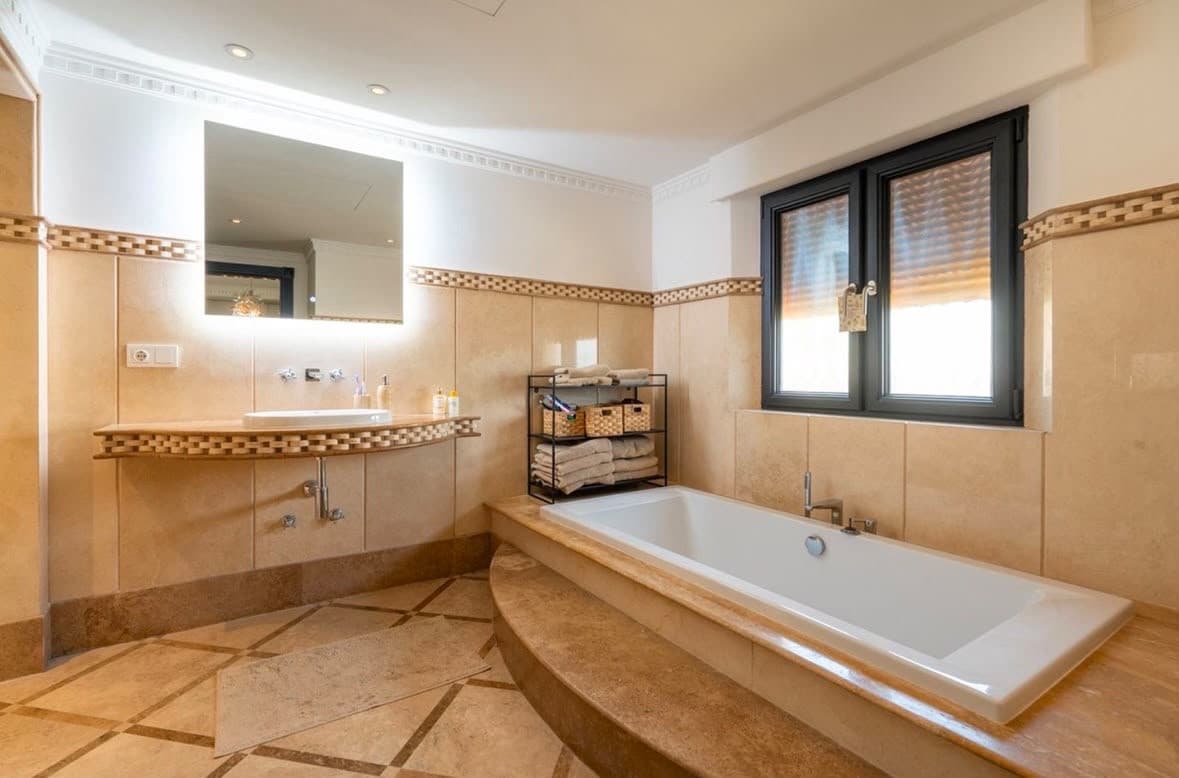 4 chambre Villa/Maison à vendre à La Cala de Mijas avec piscine garage - 2 950 000 € (Ref: 10154934)