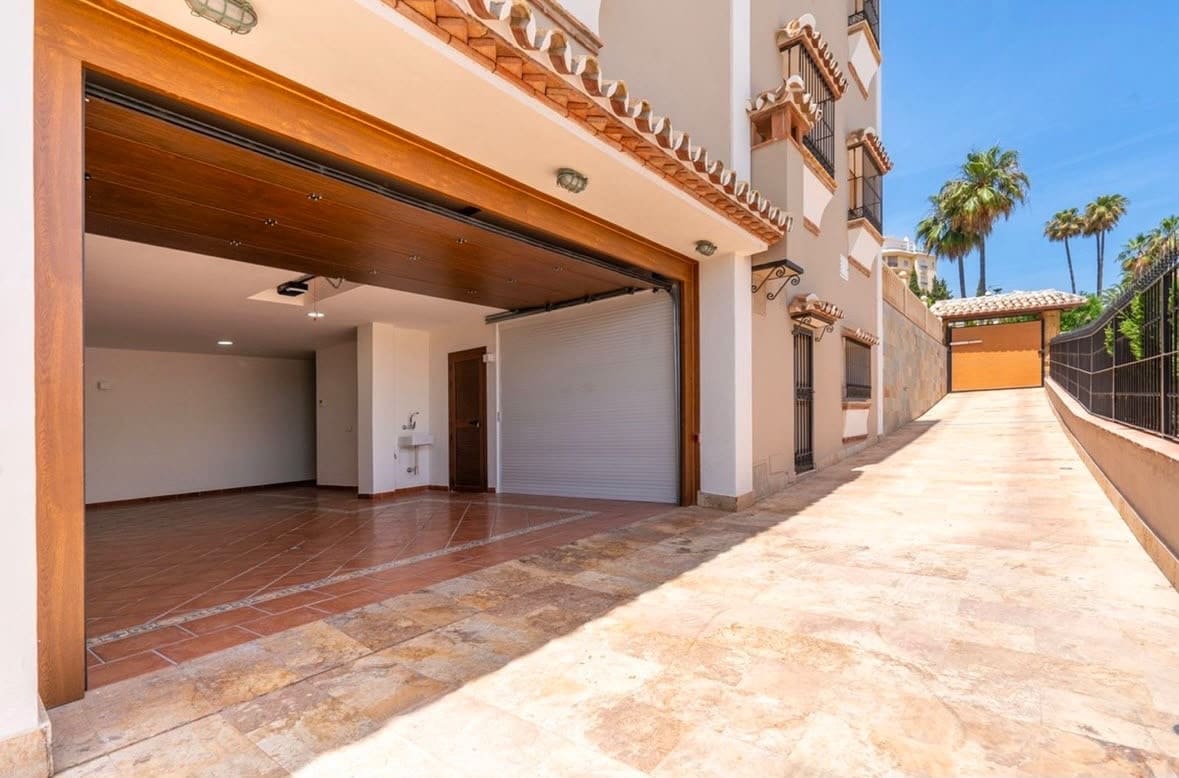 4 chambre Villa/Maison à vendre à La Cala de Mijas avec piscine garage - 2 950 000 € (Ref: 10154934)