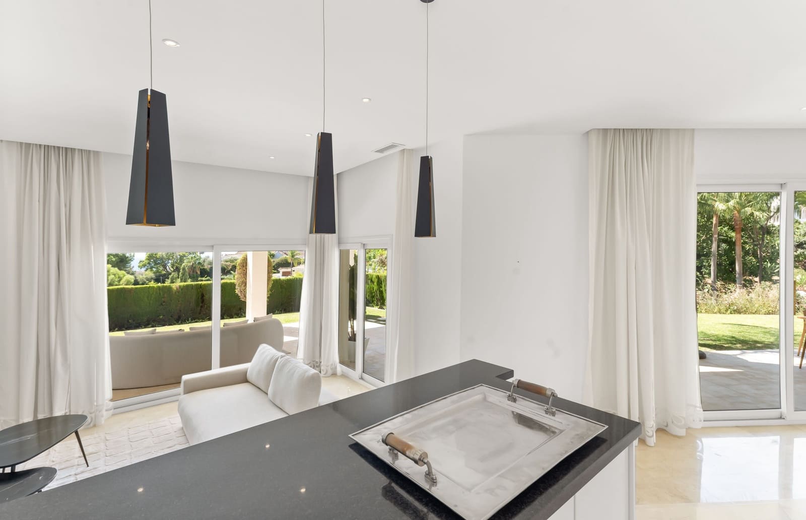 4 soveværelse Villa til salg i Marbella med swimmingpool garage - € 2.450.000 (Ref: 10157630)