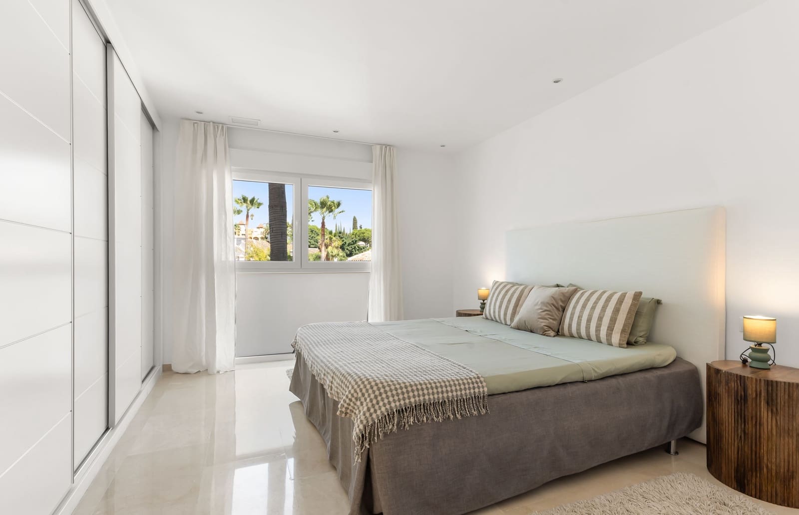 4 soveværelse Villa til salg i Marbella med swimmingpool garage - € 2.450.000 (Ref: 10157630)