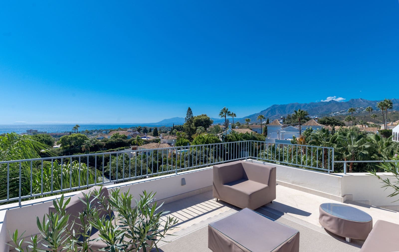 4 soveværelse Villa til salg i Marbella med swimmingpool garage - € 2.450.000 (Ref: 10157630)