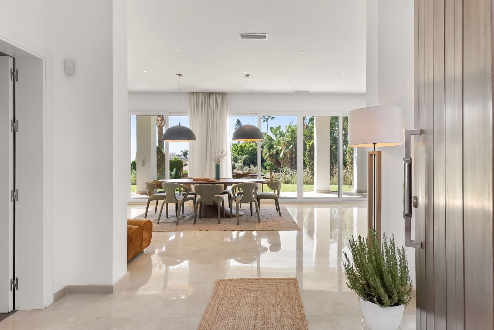 4 soveværelse Villa til salg i Marbella med swimmingpool garage - € 2.450.000 (Ref: 10157630)