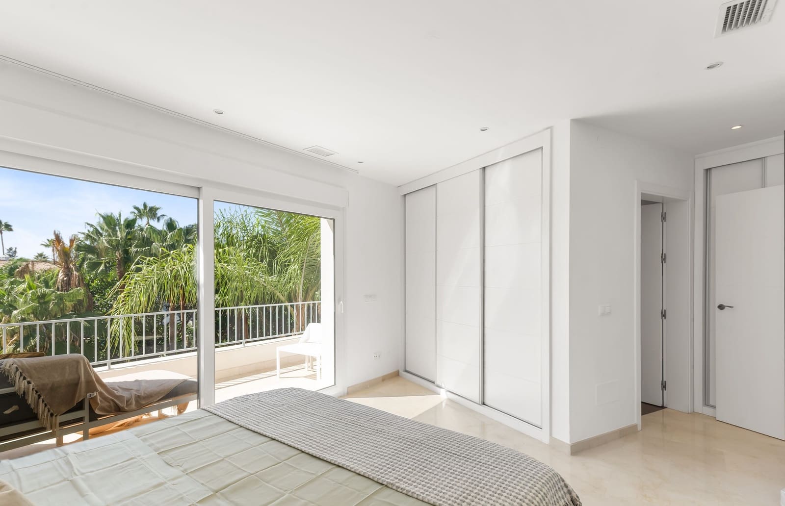 4 soveværelse Villa til salg i Marbella med swimmingpool garage - € 2.450.000 (Ref: 10157630)
