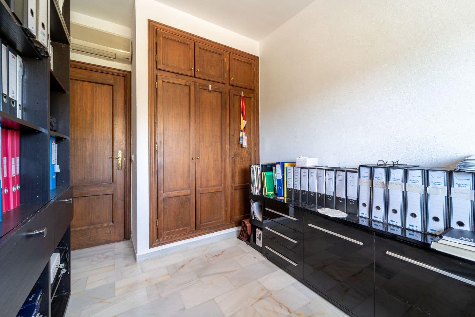 3 bedroom Townhouse for sale in Marbella with pool garage - € 875,000 (Ref: 10168421)