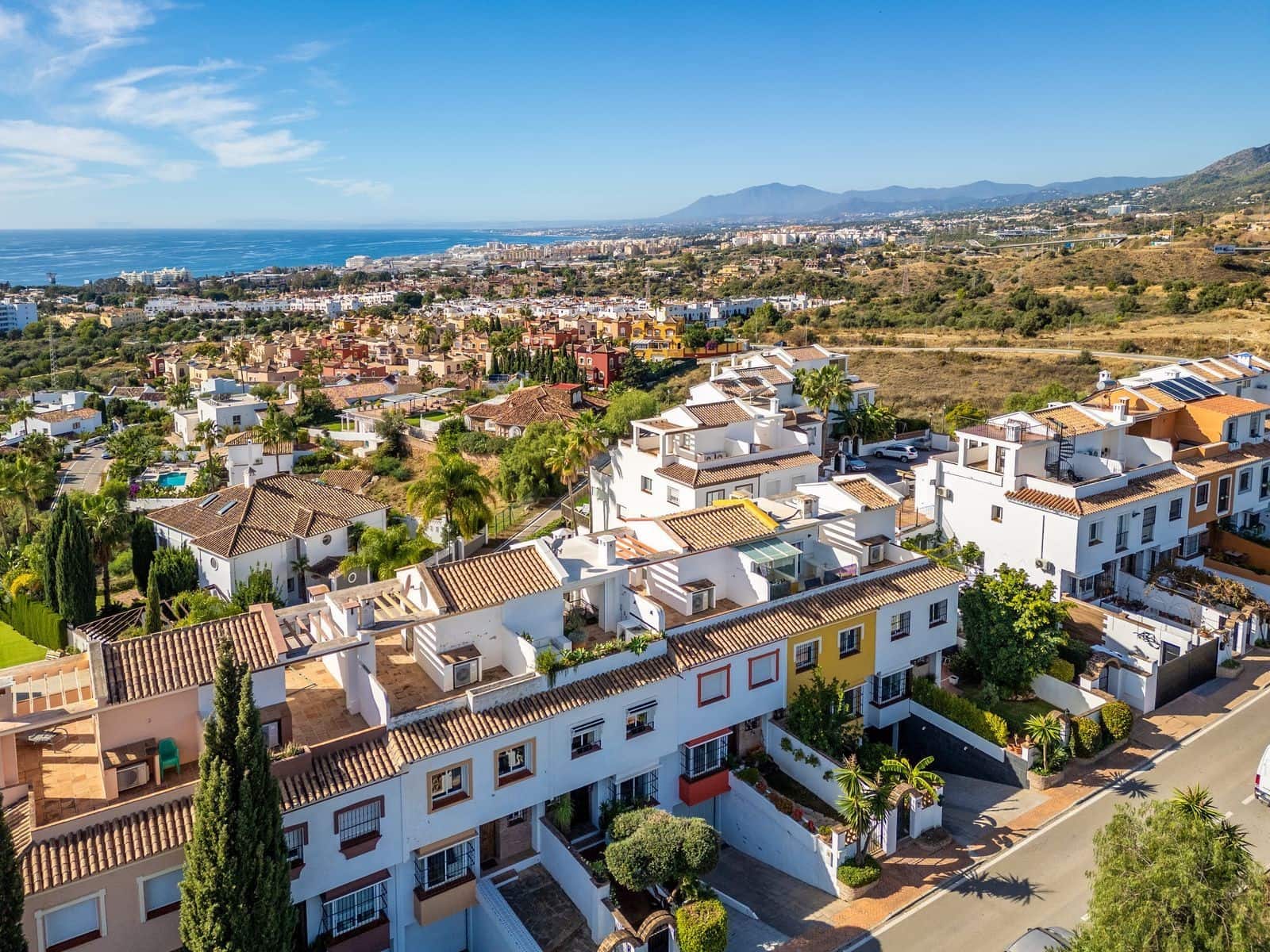 3 bedroom Townhouse for sale in Marbella with pool garage - € 875,000 (Ref: 10168421)