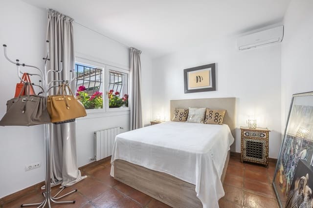 6 sypialnia Willa na sprzedaż w Sotogrande, San Roque z basenem garażem - 1 795 000 € (Ref: 10168427)