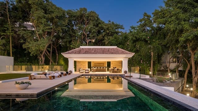 Chalet de 7 habitaciones en La Quinta, Benahavís en venta con piscina garaje - 12.950.000 € (Ref: 10180012)