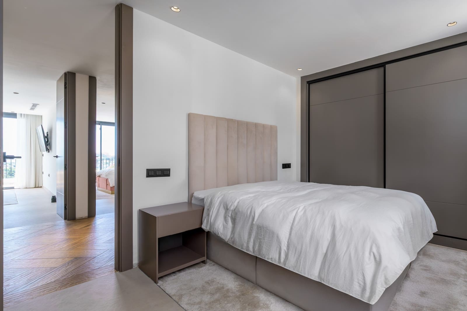 4 sypialnia Dom na sprzedaż w La Quinta z basenem garażem - 1 495 000 € (Ref: 10180013)