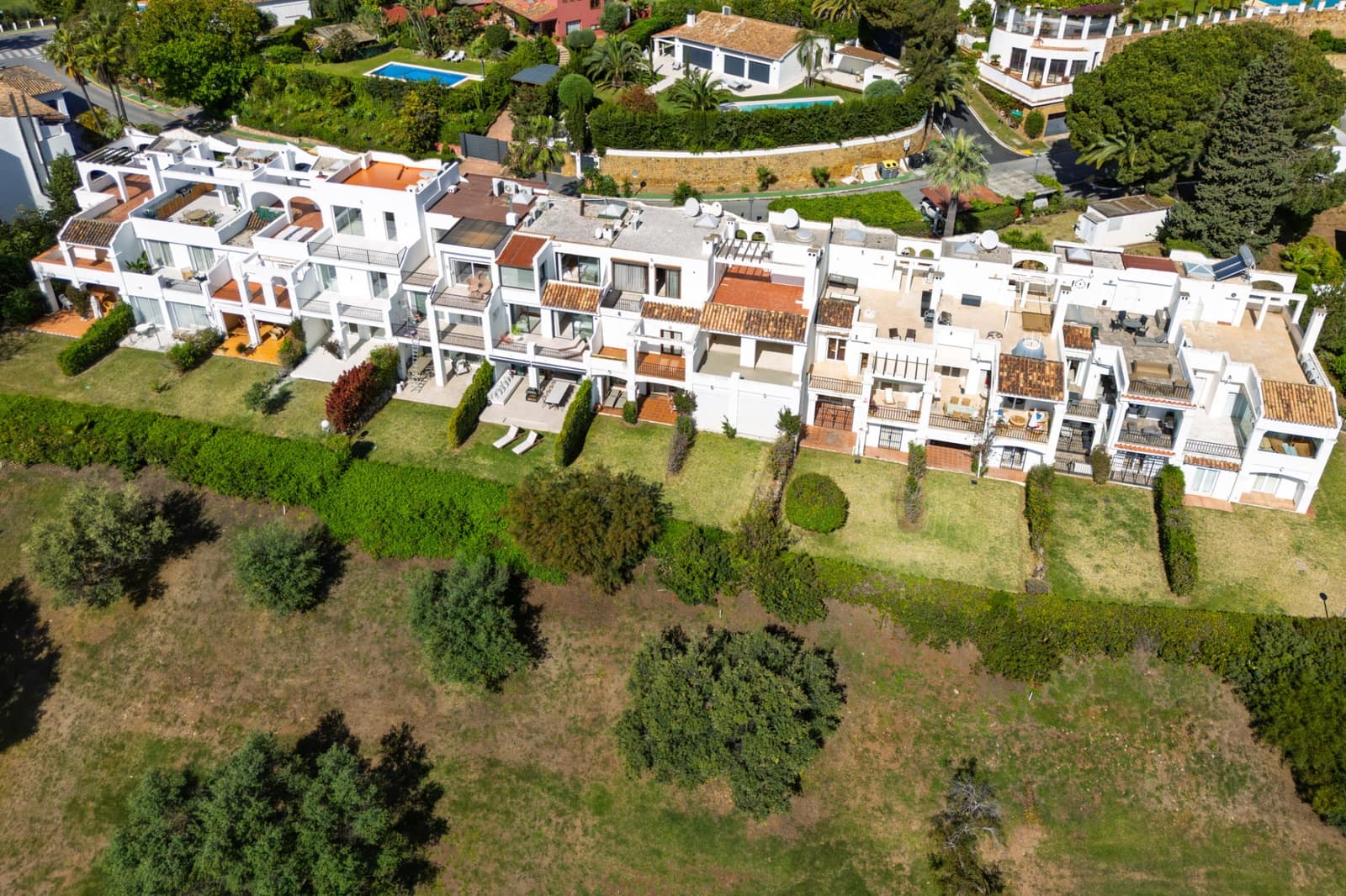 4 sypialnia Dom na sprzedaż w La Quinta z basenem garażem - 1 495 000 € (Ref: 10180013)