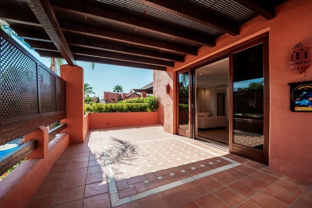 3 soverom Penthouse til salgs i New Golden Mile, Estepona med svømmebasseng garasje - € 2 250 000 (Ref: 10180014)