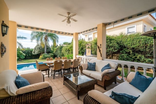 4 soverom Villa til salgs i Benalmadena Costa, Benalmádena med svømmebasseng garasje - € 1 275 000 (Ref: 10182737)